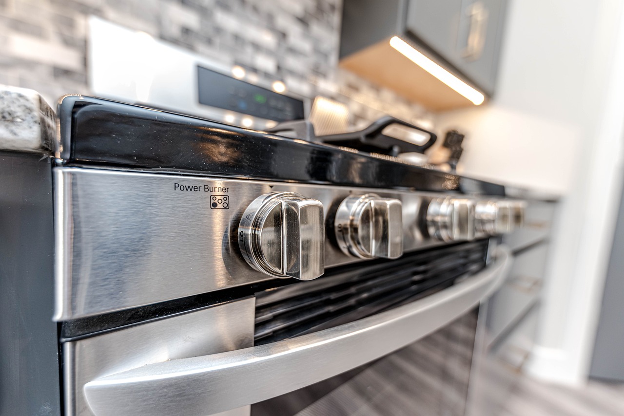 stove-gbe1953ff0_1280 Kitchen appliance Installation